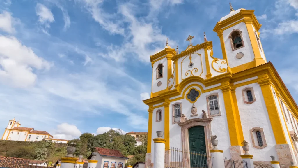 Viagens econômicas pelos encantos mineiros: destinos baratos mg que cabem no seu bolso Viagens econômicas pelos encantos mineiros: destinos baratos mg que cabem no seu bolso
