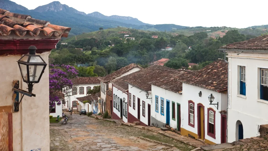 Destinos baratos em Minas gerais-Viagens econômicas pelos encantos mineiros: destinos baratos mg que cabem no seu bolso