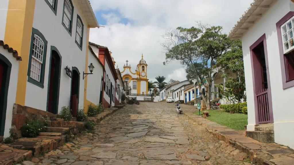 Viagens econômicas pelos encantos mineiros: destinos baratos mg que cabem no seu bolso Viagens econômicas pelos encantos mineiros: destinos baratos mg que cabem no seu bolso
